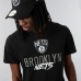 Férfi rövid ujjú póló New Era Brooklyn Nets NBA Script Fekete