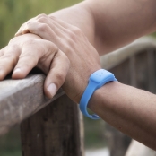 Innovagoods Bracelet Anti-moustique À Ultrasons Rechargeable Banic à Prix  Carrefour
