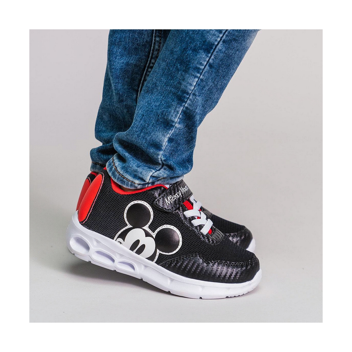 LED lenkkarit Mickey Mouse Musta