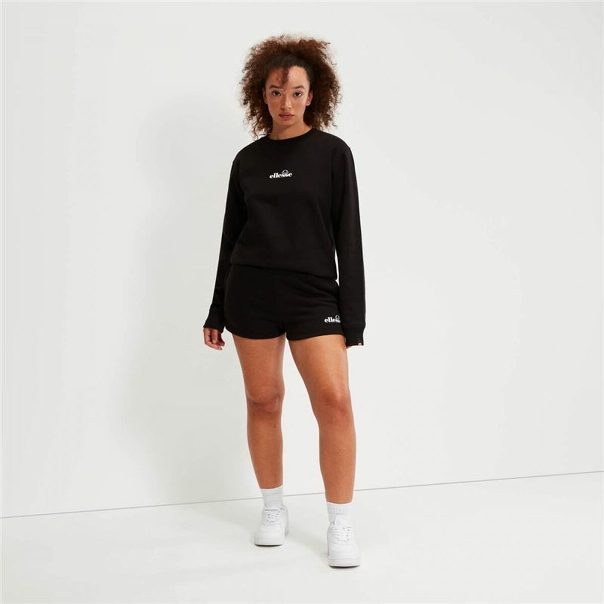 Urheilushortsit Ellesse Kyrana Loopback Musta