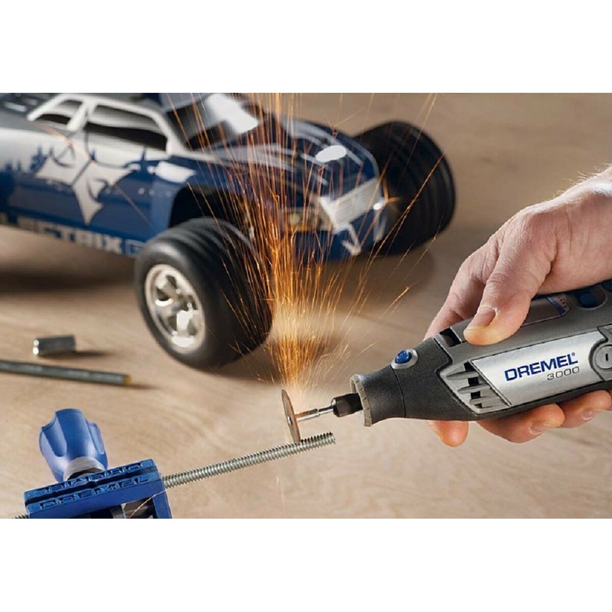 Tool kit Dremel F0133000JP 130 W